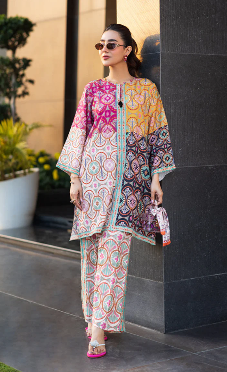 Mahrosh (ماہ روش)